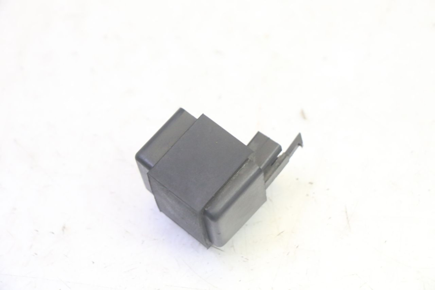 photo de RELE' FRECCE SUZUKI GSF N BANDIT 600 (1996 - 1999) - Altra angolazione