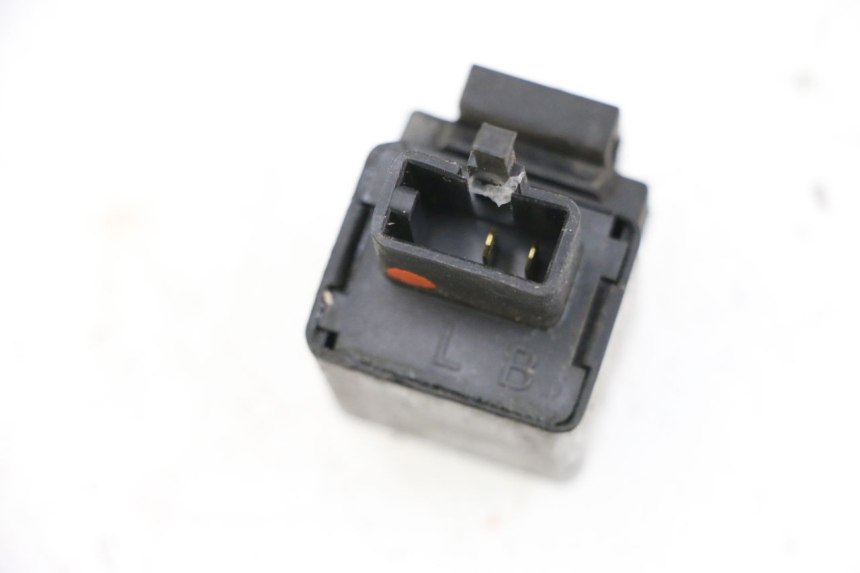 photo de CENTRALE CLIGNOTANTE YAMAHA X-MAX XMAX 125 (2010 - 2013) - Zoom sullo stato d'uso