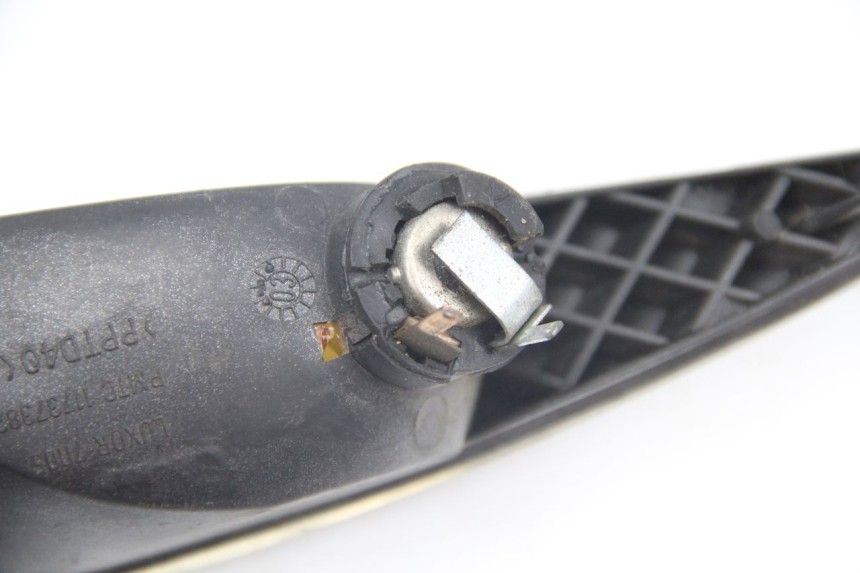 photo de FANALE POSTERIORE DESTRO PEUGEOT ELYSTAR 125 (2002 - 2007)