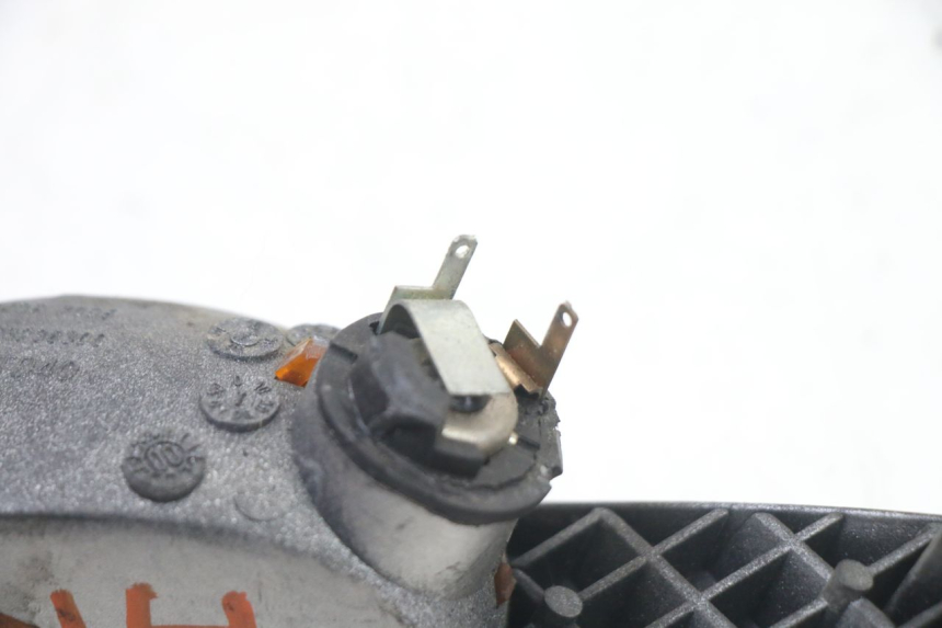 photo de FANALE POSTERIORE SINISTRO PEUGEOT ELYSEO 125 (1999 - 2004)