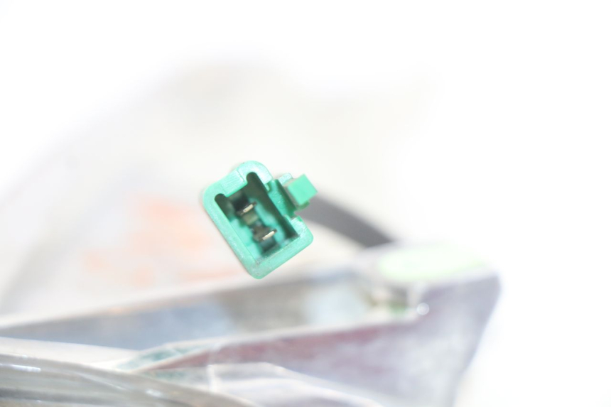 photo de FRECCE SINISTRO POSTERIORE PEUGEOT GEOPOLIS RS 125 (2007 - 2009)