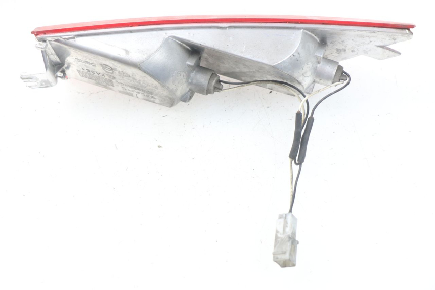 photo de FANALE POSTERIORE SINISTRO PIAGGIO X8 125 (2004 - 2007)