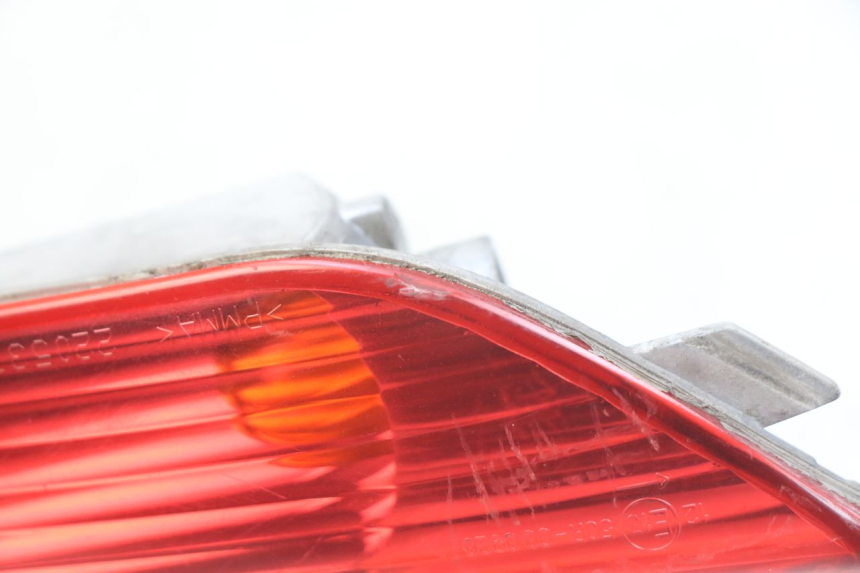photo de FANALE POSTERIORE SINISTRO PIAGGIO X8 125 (2004 - 2007)
