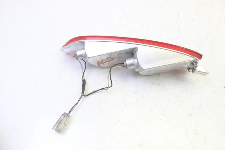 photo de FANALE POSTERIORE SINISTRO PIAGGIO X8 125 (2004 - 2007) - Dettagli dei punti di fissaggio