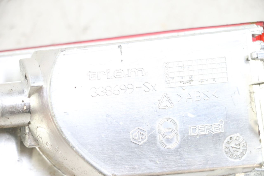 photo de FANALE POSTERIORE SINISTRO PIAGGIO X8 125 (2004 - 2007) - Dettaglio del componente