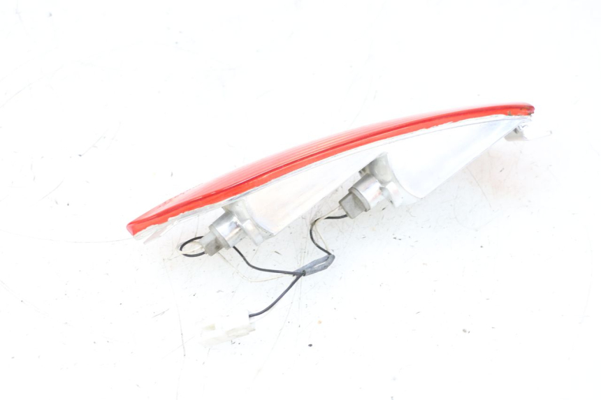 photo de FANALE POSTERIORE SINISTRO PIAGGIO X8 125 (2004 - 2007) - Stato della superficie e materiale