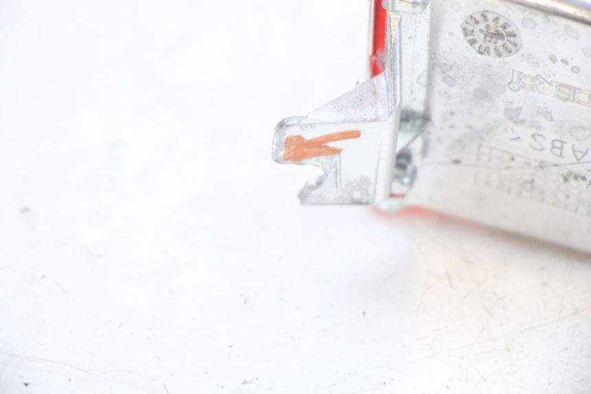 photo de CLIGNOTANTE POSTERIORE SINISTRA PIAGGIO XEVO - X EVO 125 (2007 - 2016) - Dettagli dei punti di fissaggio