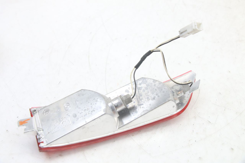 photo de CLIGNOTANTE POSTERIORE SINISTRA PIAGGIO XEVO - X EVO 125 (2007 - 2016) - Stato della superficie e materiale