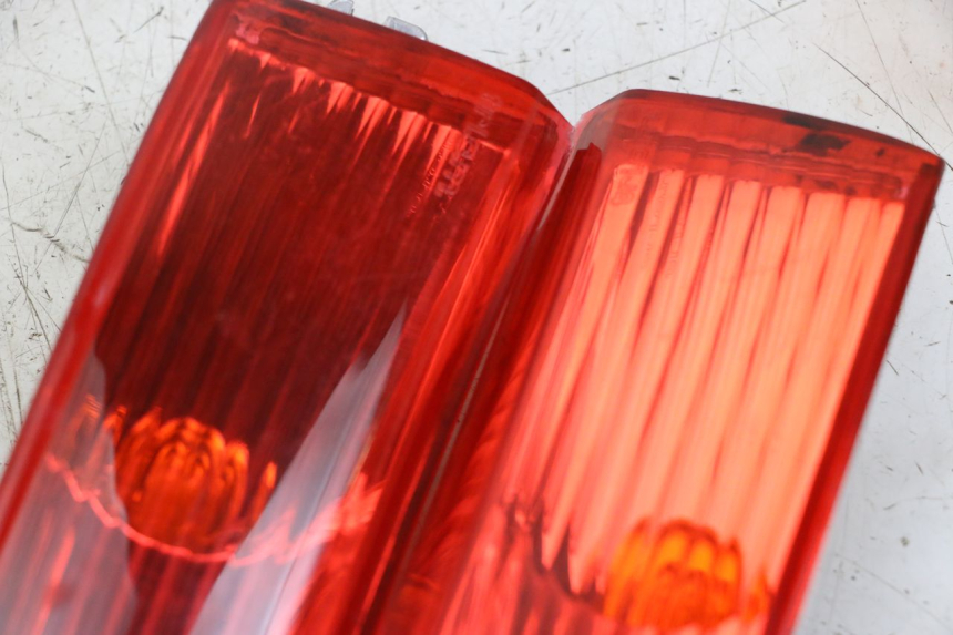 photo de FANALE POSTERIORE PIAGGIO XEVO - X EVO 125 (2007 - 2016) - Zoom sullo stato d'uso