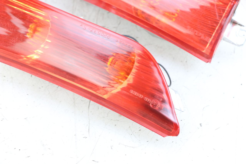 photo de FANALE POSTERIORE PIAGGIO XEVO - X EVO 125 (2007 - 2016) - Vista d'insieme del prodotto