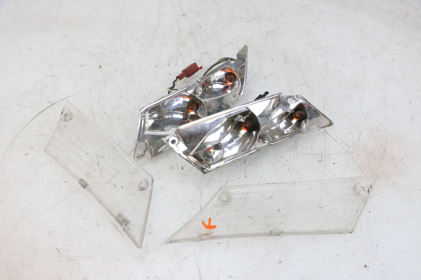 photo de FANALE POSTERIORE PIAGGIO ZIP 2T 50 (2009 - 2019) - Vista principale