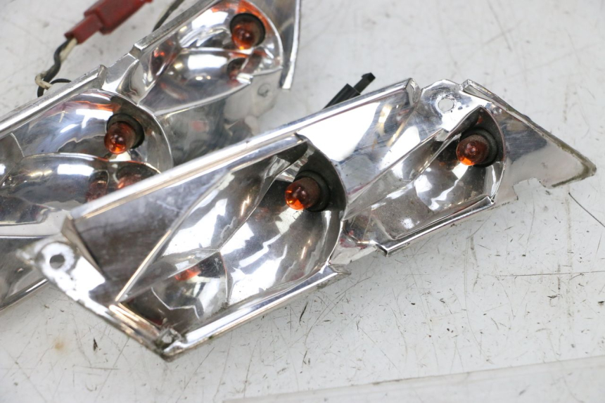 photo de FANALE POSTERIORE PIAGGIO ZIP 2T 50 (2009 - 2019) - Caratteristiche distintive