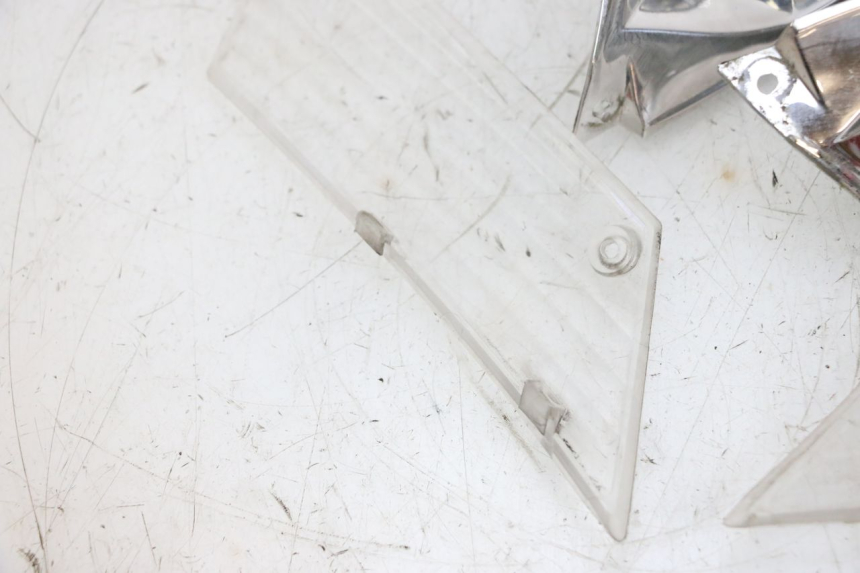 photo de FANALE POSTERIORE PIAGGIO ZIP 2T 50 (2009 - 2019) - Zoom sui componenti