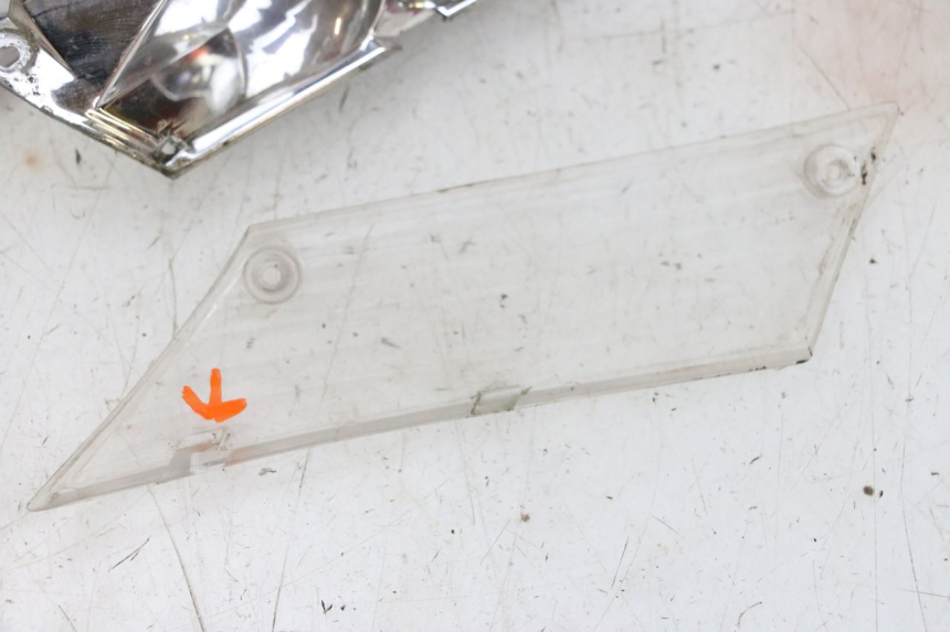 photo de FANALE POSTERIORE PIAGGIO ZIP 2T 50 (2009 - 2019) - Primo piano ad alta risoluzione