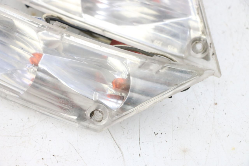 photo de FANALE POSTERIORE PIAGGIO ZIP 2T 50 (2009 - 2019) - Dettagli dei punti di fissaggio