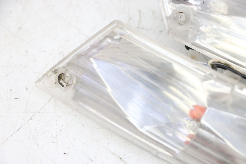 photo de FANALE POSTERIORE PIAGGIO ZIP 2T 50 (2009 - 2019) - Stato della superficie e materiale