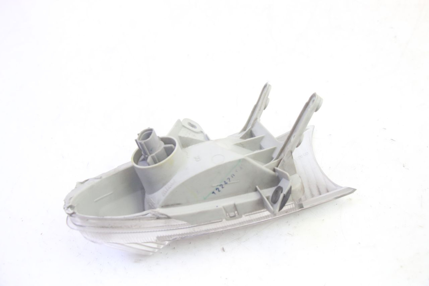 photo de FANALE ANTERIORE DESTRO SUZUKI BURGMAN 125 (2007 - 2014) - Primo piano tecnico