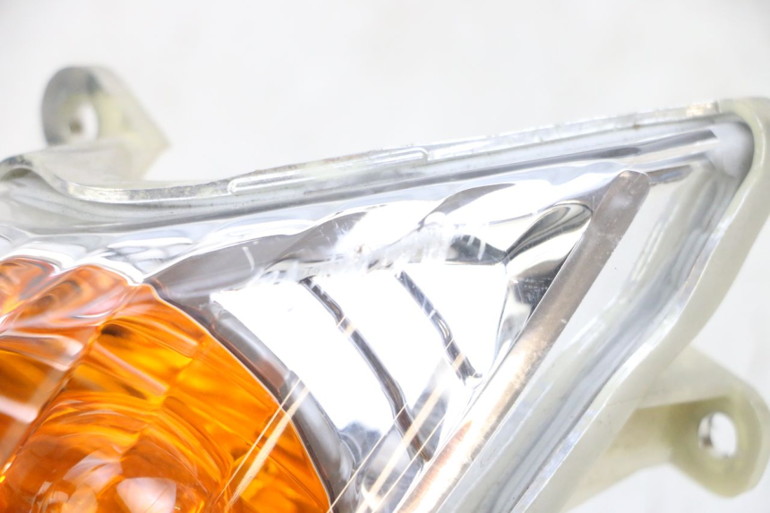 photo de FRECCE DESTRA ANTERIORE MBK FLAME X 125 (2007 - 2016) - Dettagli dei punti di fissaggio