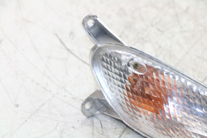 photo de FANALE ANTERIORE DESTRO KYMCO SPACER 50 (1998 - 2009) - Primo piano tecnico