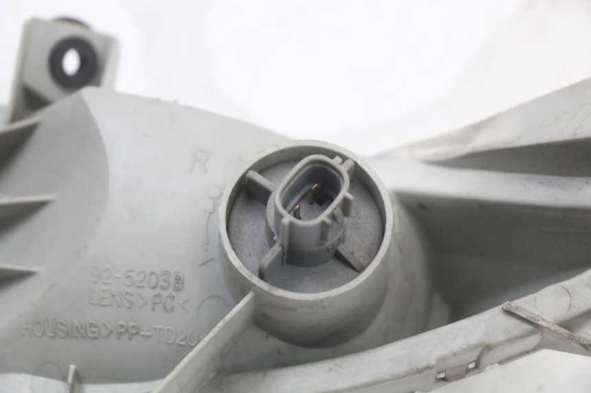 photo de FANALE ANTERIORE DESTRO SUZUKI BURGMAN 125 (2007 - 2014)