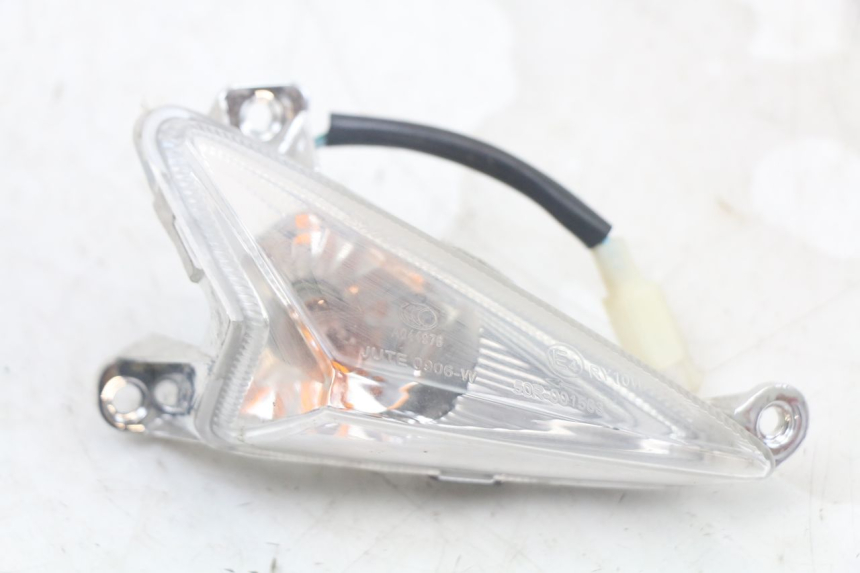 photo de CLIGNOTANTE ANTERIORE DESTRA SYM ORBIT III 3 4T 50 (2018 - 2021)