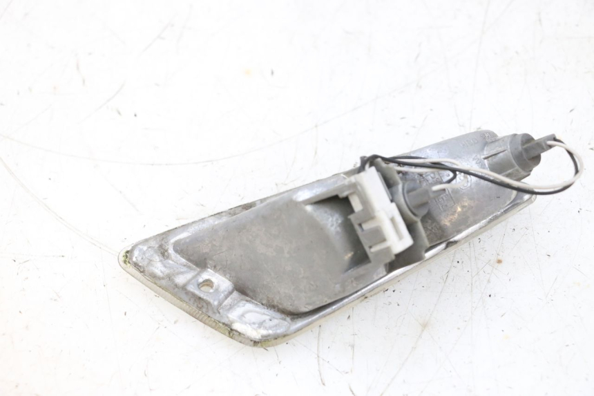 photo de FANALE ANTERIORE DESTRO PIAGGIO VESPA GTS SUPER IE 125 (2009 - 2016) - Primo piano tecnico