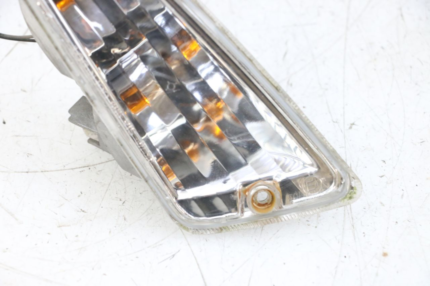 photo de FANALE ANTERIORE DESTRO PIAGGIO VESPA GTS SUPER IE 125 (2009 - 2016) - Dettagli dei punti di fissaggio