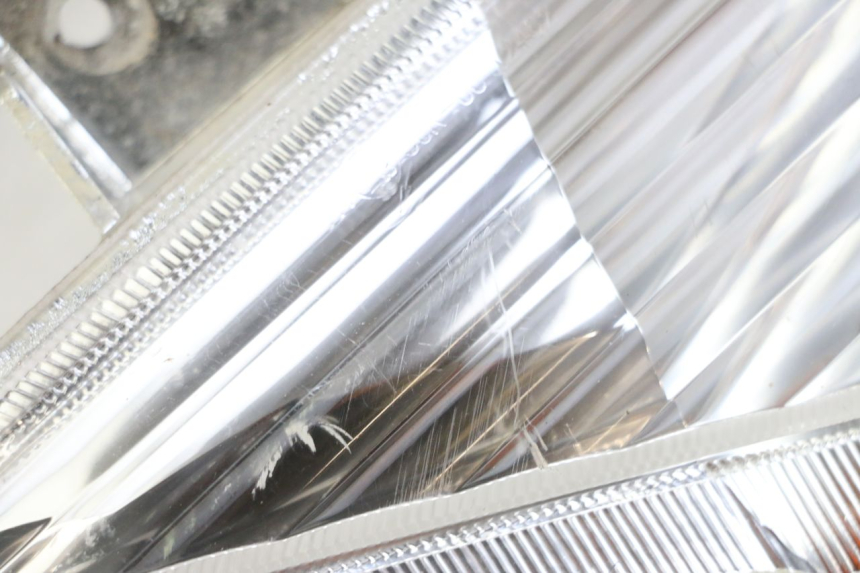 photo de FRECCE DESTRA ANTERIORE YAMAHA X-MAX XMAX 125 (2010 - 2013) - Zoom sullo stato d'uso