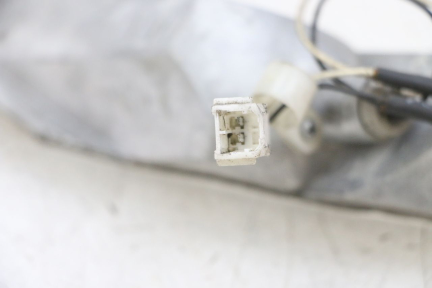 photo de CLIGNOTANTE ANTERIORE DESTRA PIAGGIO X8 125 (2004 - 2007) - Dettagli dei punti di fissaggio