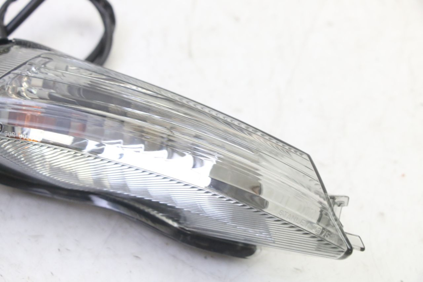 photo de FRECCE DESTRA ANTERIORE YAMAHA XMAX X-MAX 125 (2021 - 2025)