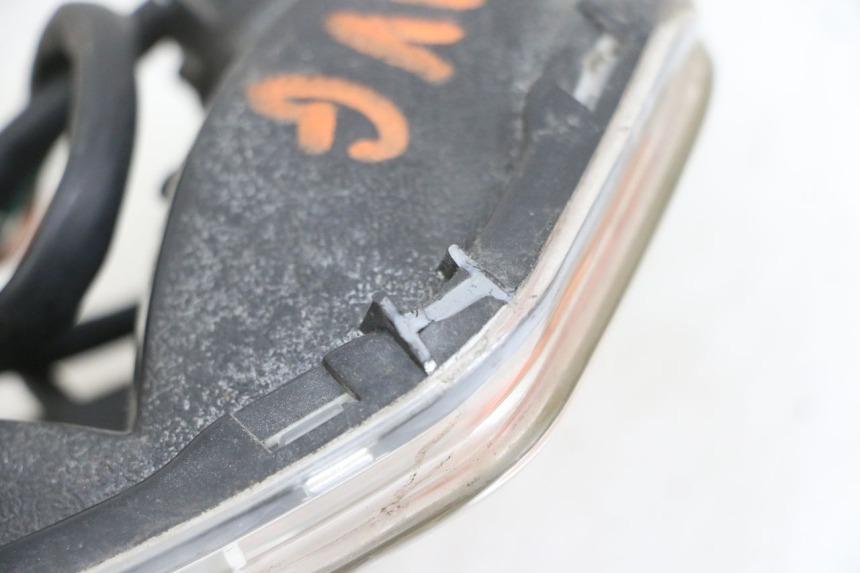 photo de FANALE ANTERIORE SINISTRO KYMCO LIKE 125 (2009 - 2016) - Zoom sullo stato d'uso