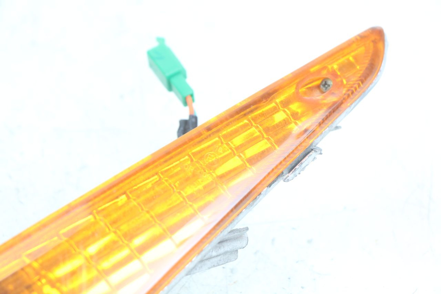 photo de CLIGNOTANTE ANTERIORE SINISTRA HONDA SCV LEAD 100 (2003 - 2007)