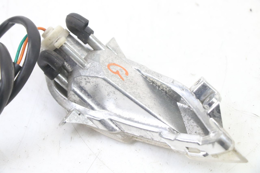 photo de FRECCE SINISTRO ANTERIORE PEUGEOT TWEET PRO CARGO 50 (2018 - 2020) - Dettagli dei punti di fissaggio