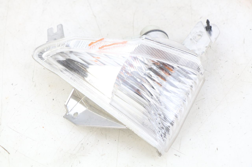 photo de CLIGNOTANTE ANTERIORE SINISTRA YAMAHA X-MAX XMAX 125 (2010 - 2014)