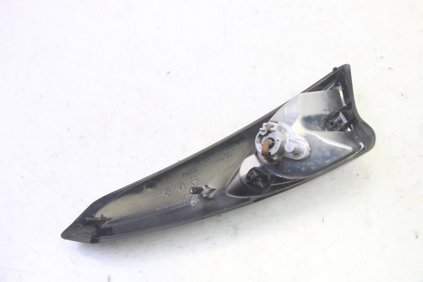 photo de CLIGNOTANTE ANTERIORE SINISTRA PIAGGIO XEVO - X EVO 125 (2007 - 2016) - Dettagli dei punti di fissaggio