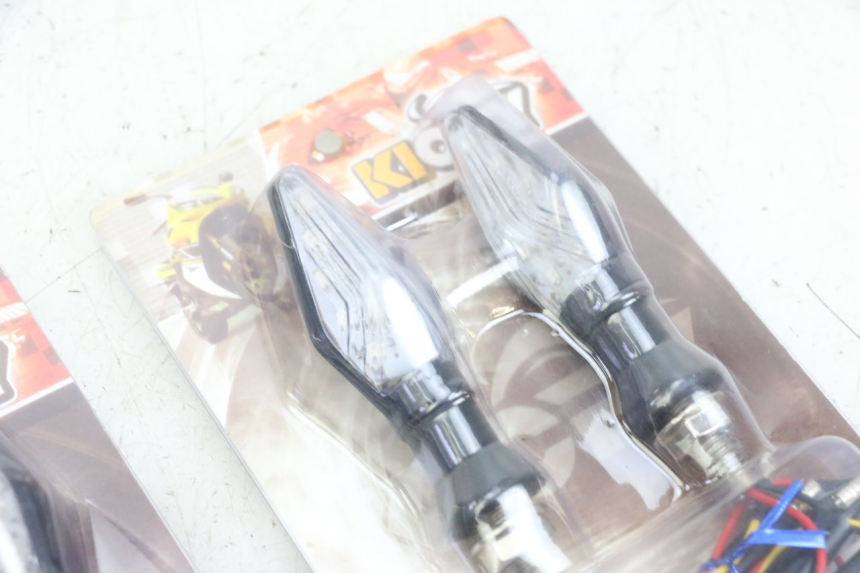 photo de FRECCE ANTERIORE SUZUKI GSF S BANDIT 600 (2000 - 2004) - Primo piano tecnico