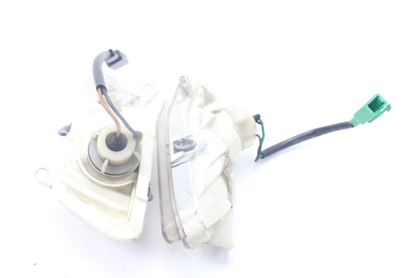 photo de CLIGNOTANTE ANTERIORE YAMAHA XMAX X-MAX 125 (2006 - 2009)