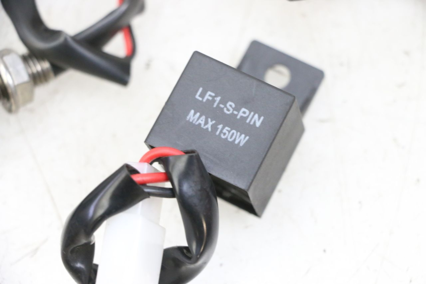 photo de FRECCE ANTERIORE KAWASAKI ZR 7 750 (1999 - 2001) - Caratteristiche distintive