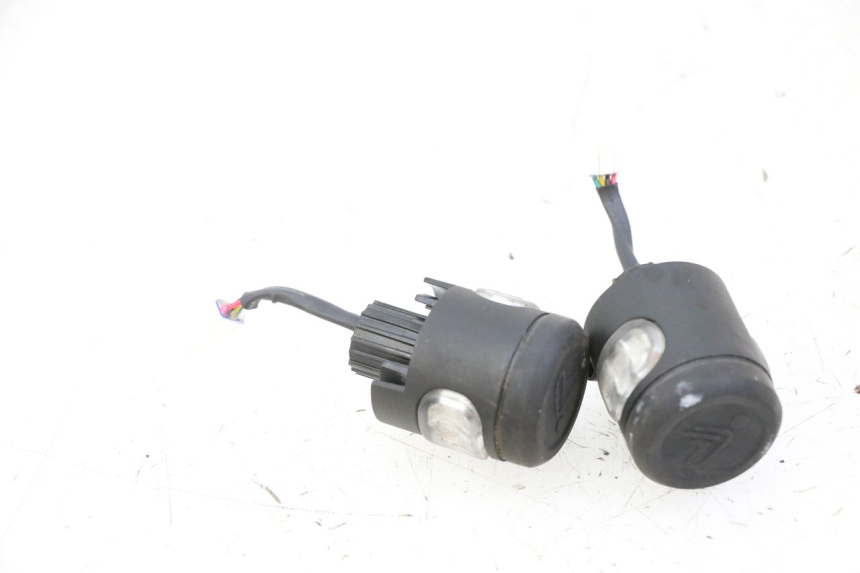 photo de FRECCE ANTERIORE SEGWAY NINEBOT ZT3 PRO 1