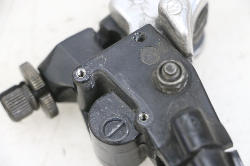 photo de LEVA FRIZIONE ATTACCO KAWASAKI ZR 7 750 (1999 - 2001) - Primo piano tecnico