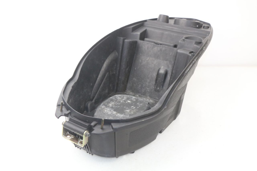 photo de COFANO SELLA PEUGEOT KISBEE 2T 50 (2010 - 2017)