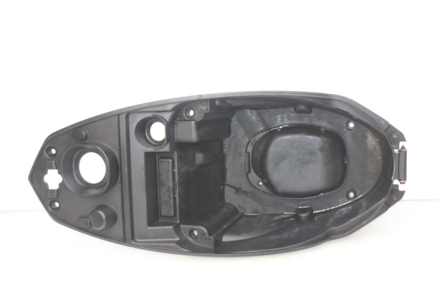 photo de COFANO SELLA PEUGEOT KISBEE 2T 50 (2010 - 2017)