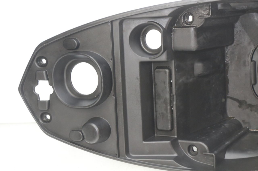 photo de COFANO SELLA PEUGEOT KISBEE 2T 50 (2010 - 2017)