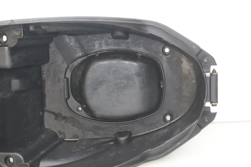 photo de COFANO SELLA PEUGEOT KISBEE 2T 50 (2010 - 2017)