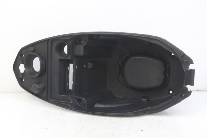 photo de COFANO SELLA PEUGEOT KISBEE 2T 50 (2010 - 2017)