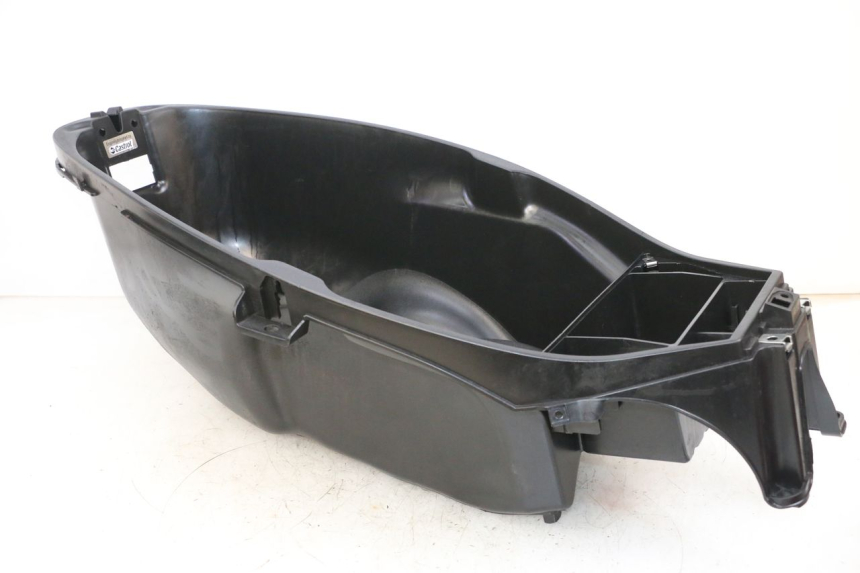 photo de SOTTOSELLA PIAGGIO MP3 HPE 300 (2019 - 2026) - Primo piano tecnico