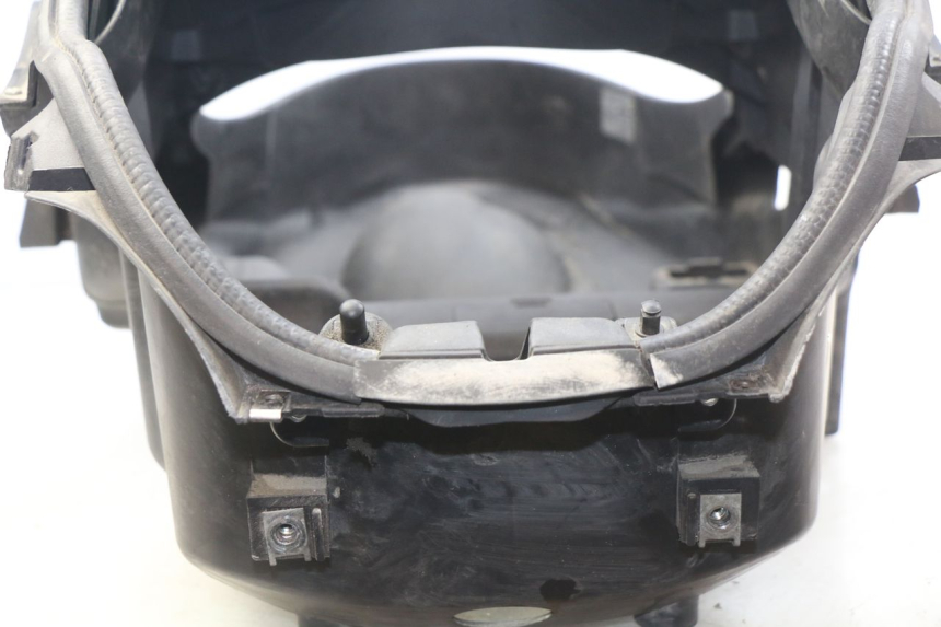 photo de COFANO SELLA PIAGGIO MP3 LT 300 (2010 - 2016) - Dettaglio del componente