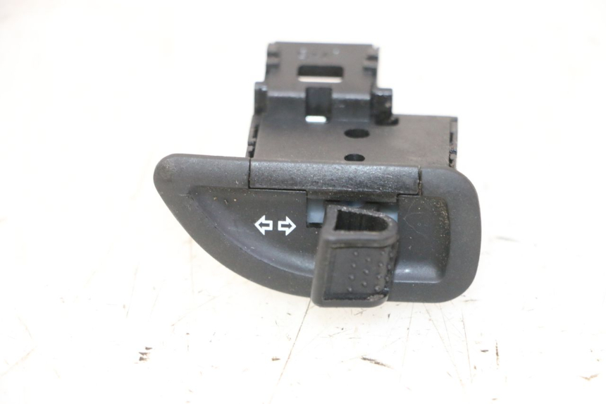 photo de COMMUTATORE FRECCE PIAGGIO MP3 HPE 310 (2024 - 2025)