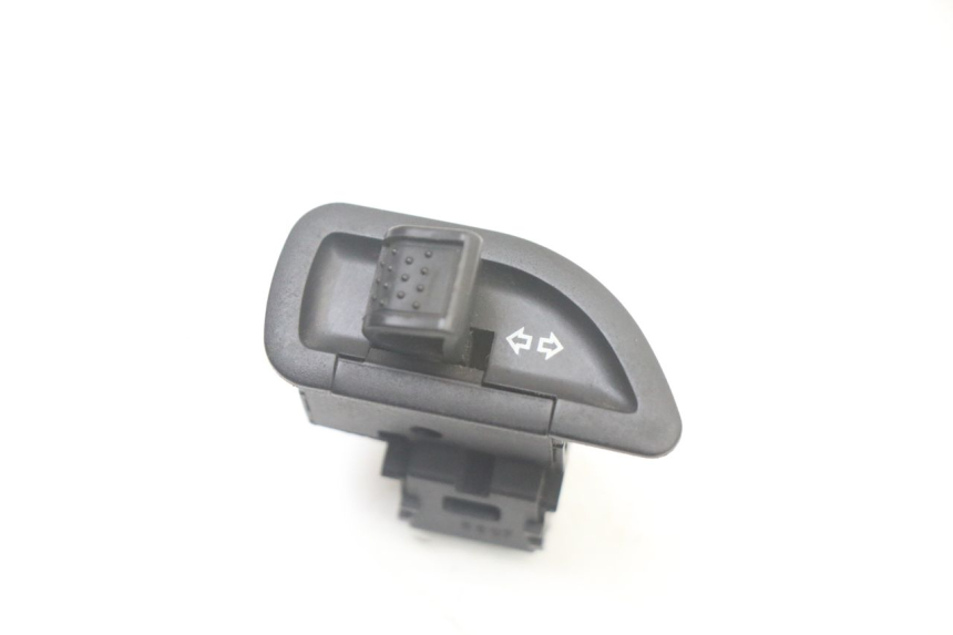 photo de COMMUTATORE FRECCE PIAGGIO MP3 500 (2014 - 2016)