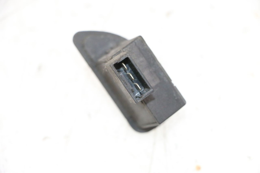 photo de COMMUTATORE FRECCE PIAGGIO X8 125 (2004 - 2007) - Zoom sullo stato d'uso